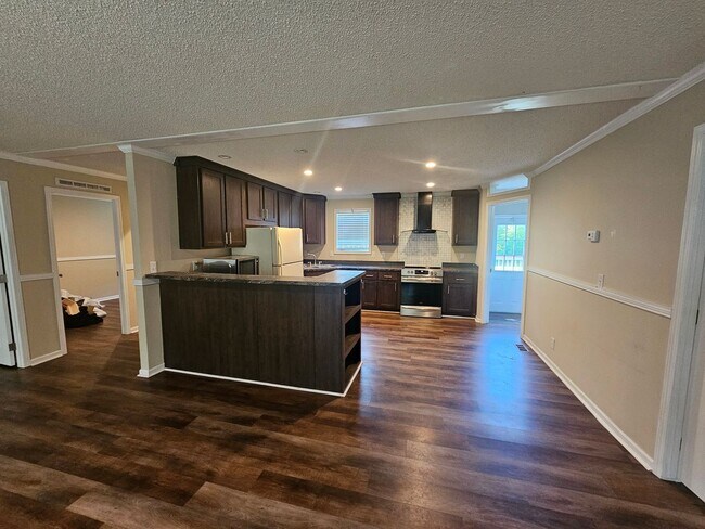 Photo - New Listing !!!