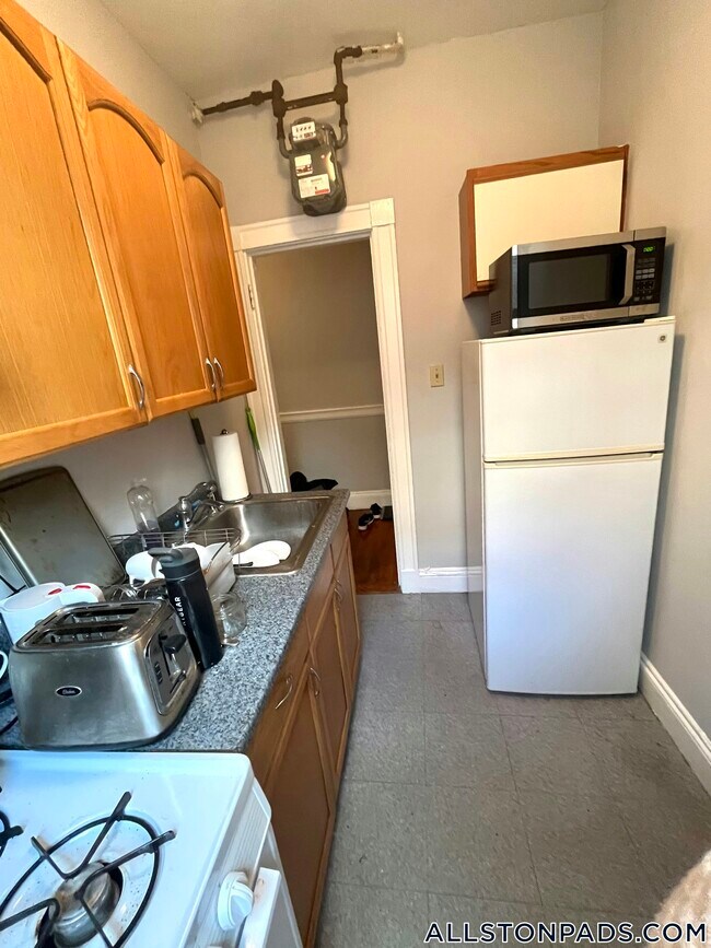 Building Photo - 1193 Commonwealth Ave Rental