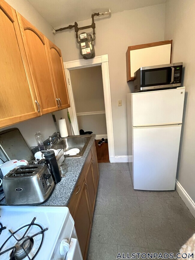 Building Photo - 1193 Commonwealth Ave Rental