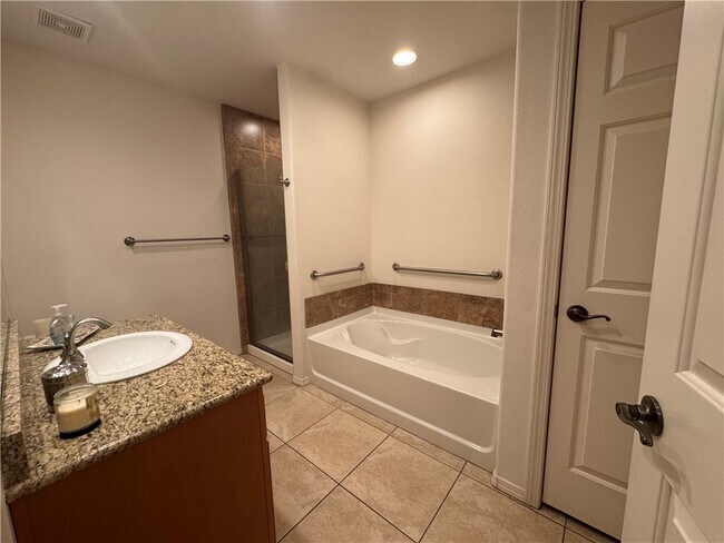 Photo - 3340 Landon Dr W Unit 1-103