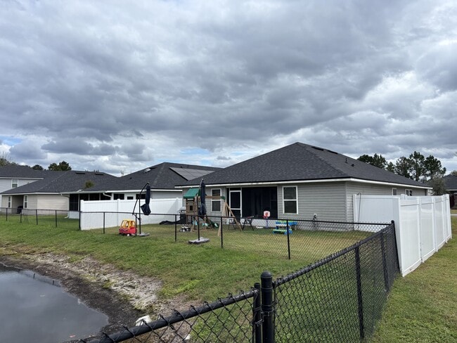 Photo - 9835 Olivia St