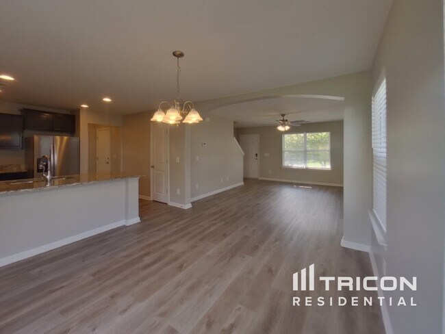 Photo - 216 Whispering Oak Ln