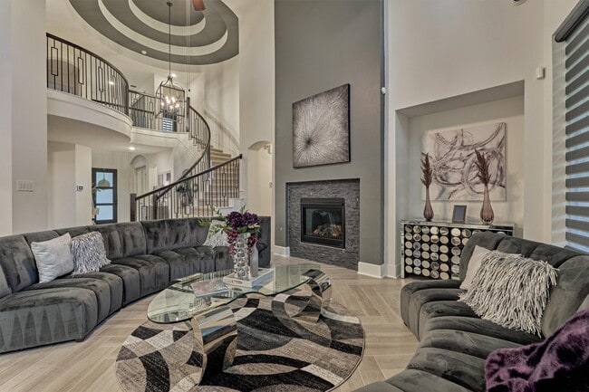 Photo - 407 Tulip Tree Ct