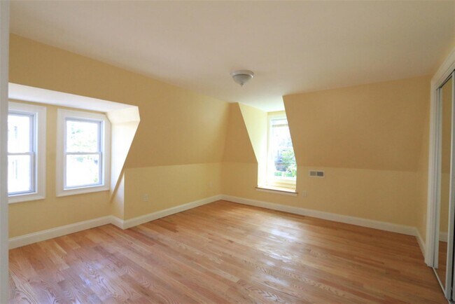 Photo - 206 Summer St