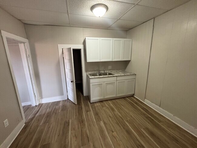 Photo - 14 E 6th Ave Unit 6