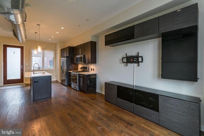 Photo - 1247 E Columbia Ave Unit 29