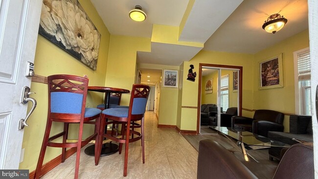 Photo - 830 19th St NE