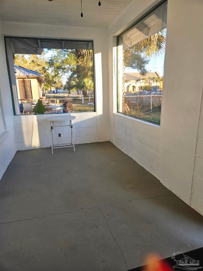 Photo - 3230 W Gonzalez St