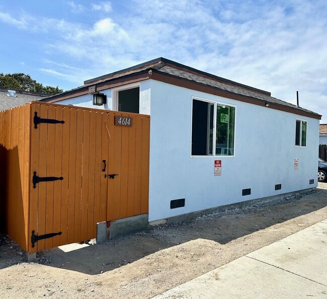 Building Photo - Terrace Ave Triplex- LT Unit 4614 Terrace-LT