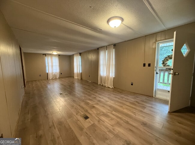 Photo - 1057 McGee Rd