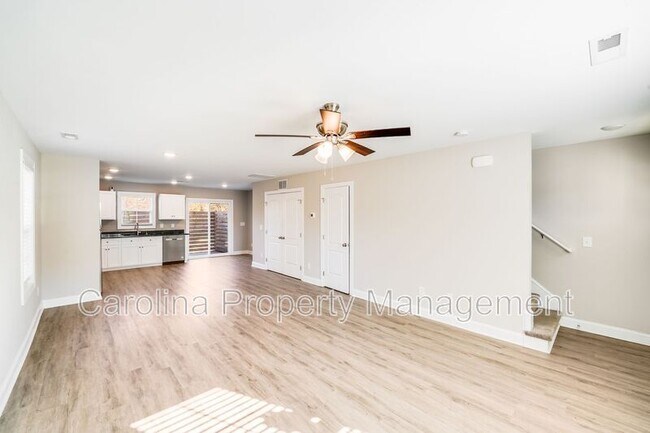 Photo - 604 W 8th St