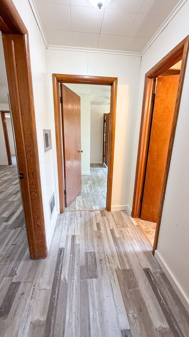 1104 E Main St