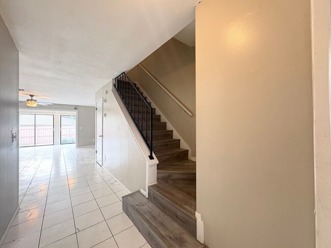 Photo - 3B/2.5B Townhome Unit ~ Beacon Hill Community ~ Carpet Free