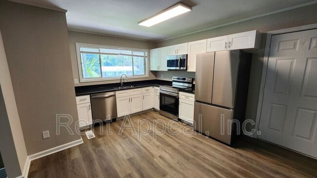 Photo - 1664 Barrett Dr NW