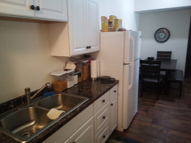 Building Photo - 233 Old Fort Rd