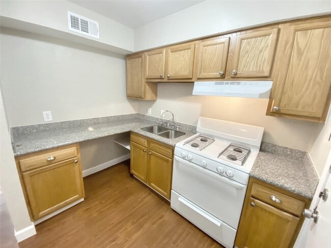 Photo - 1141 N Durham Dr Unit True