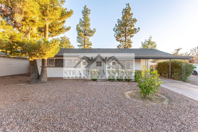 Building Photo - 111 E Manhatton Dr