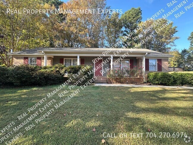 Building Photo - **MOVE IN SPECIAL!**Charming 3BR/2.5BA Ran... Rental