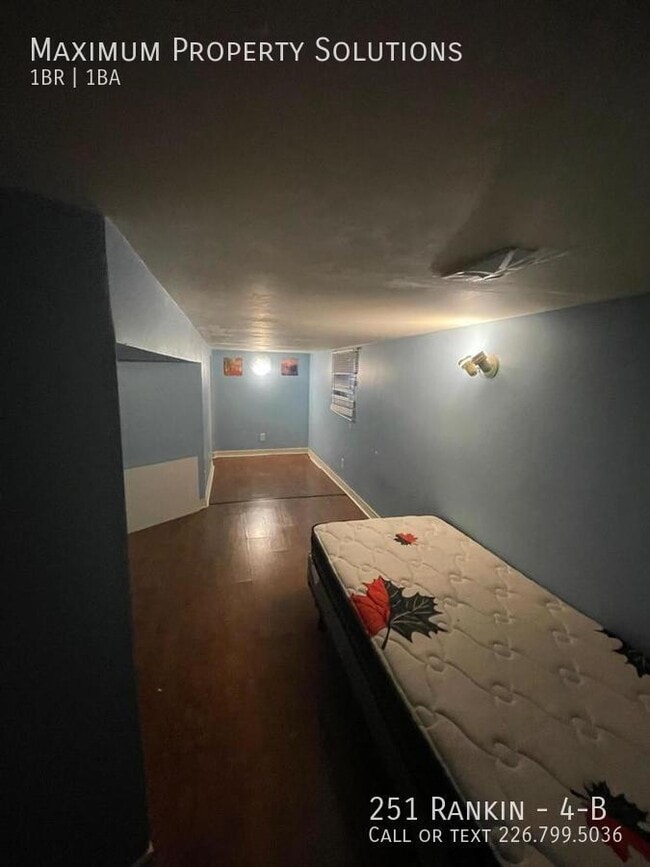 Building Photo - Furnished Student Private Room for Rent Unit 4-B