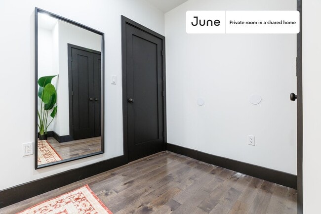 Building Photo - Room in Shared 3 bed/1 bath home