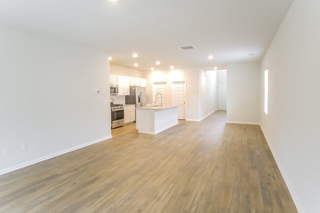 Photo - 631 Watercliff Dr