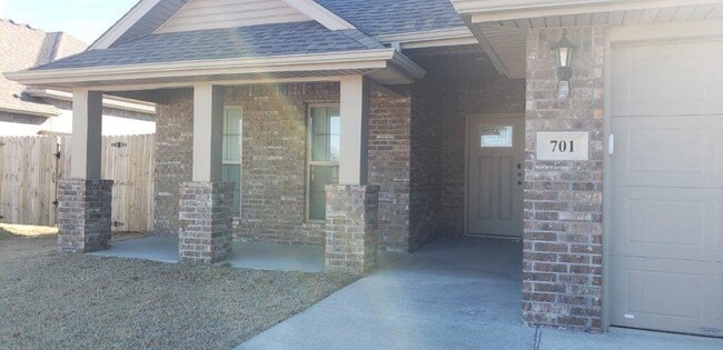 Building Photo - 701 Arkansas Black Rental