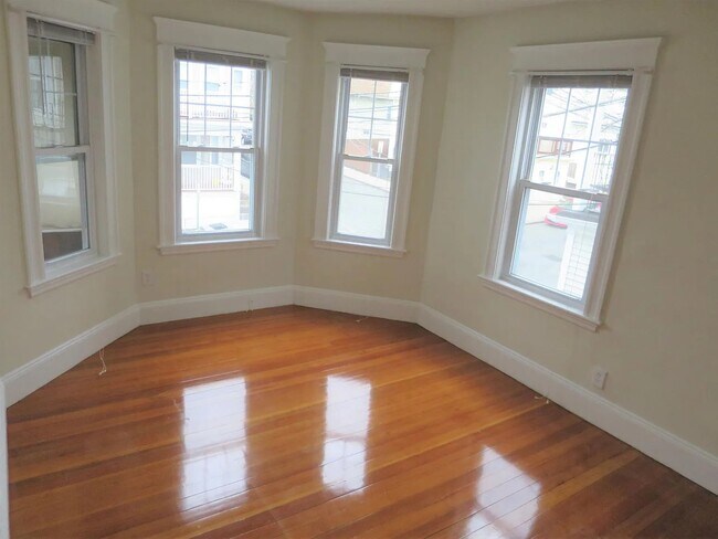 Photo - 96 Conwell Ave Unit 1