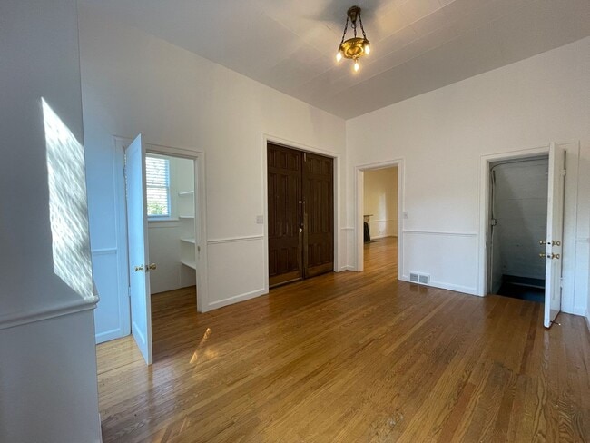 Photo - Office Suites in NW Nob Hill/Alphabet Dist... Unidad 2050