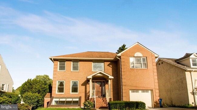 Building Photo - 8933 Colesville Rd