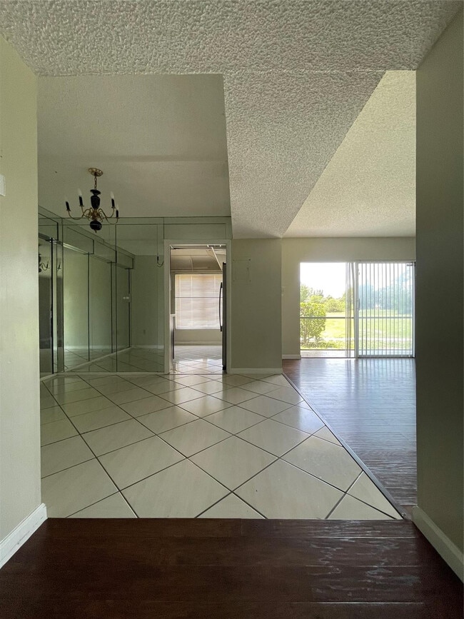 Photo - 4158 Inverrary Dr Unit 111