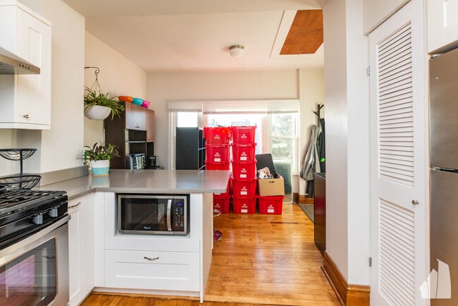 Photo - 3716 N Racine Ave Unit 3