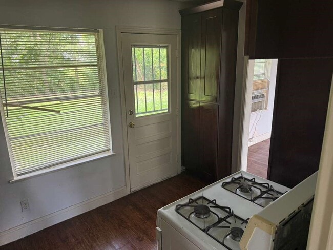 Photo - 6403 Beekman Rd