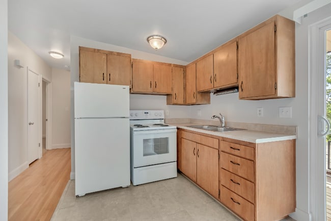 Photo - 475 N St E Unit Apt 3