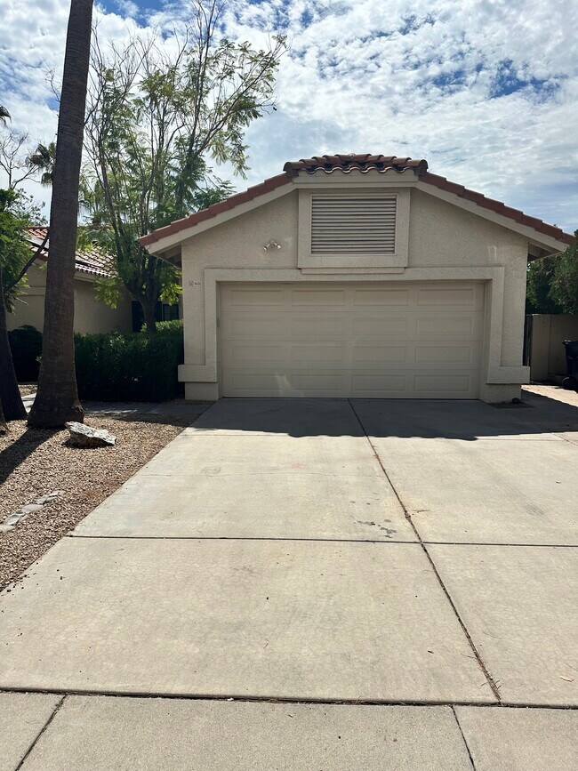 Photo - 5631 E Hartford Ave