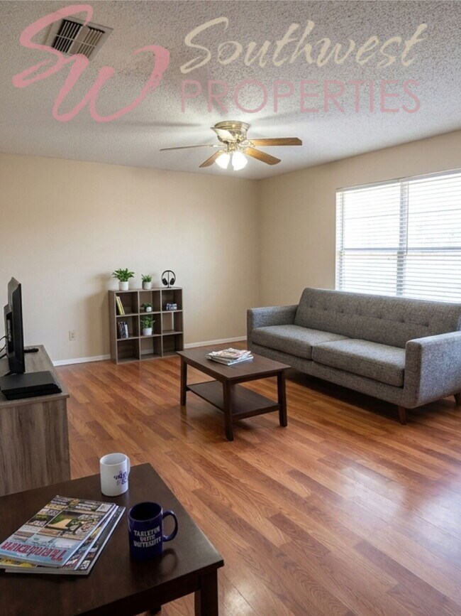 Photo - Move in Ready 2 bedroom 1 bath apartment -- Walk to Campus! Unidad Apt 5