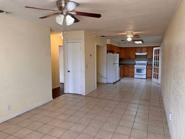 Photo - 3 Bed 1.5 Bath In City View