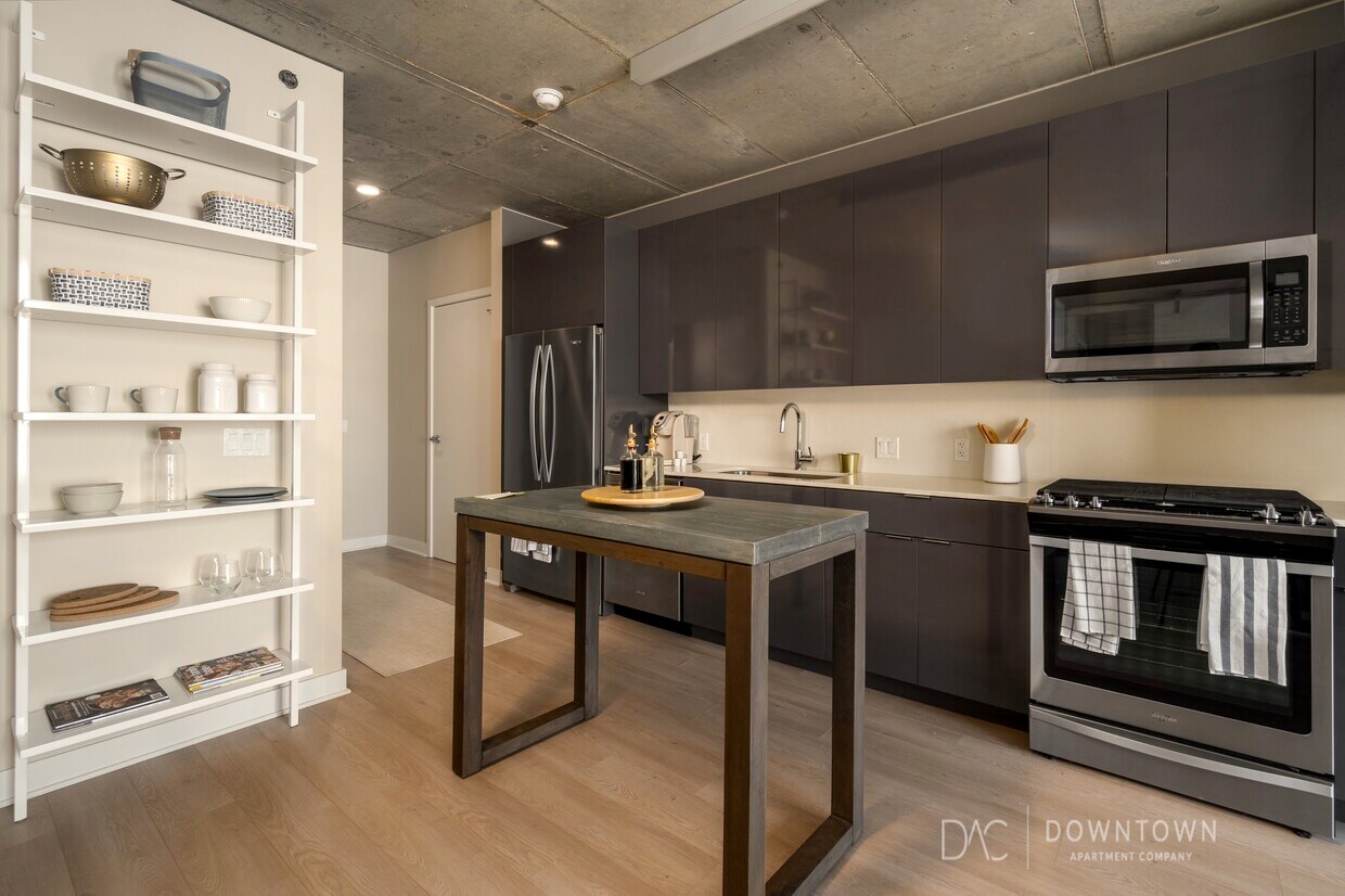 Photo - 433 N Wells St (Chicago, IL)