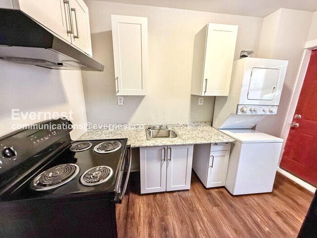 Photo - 203 9th Ave W