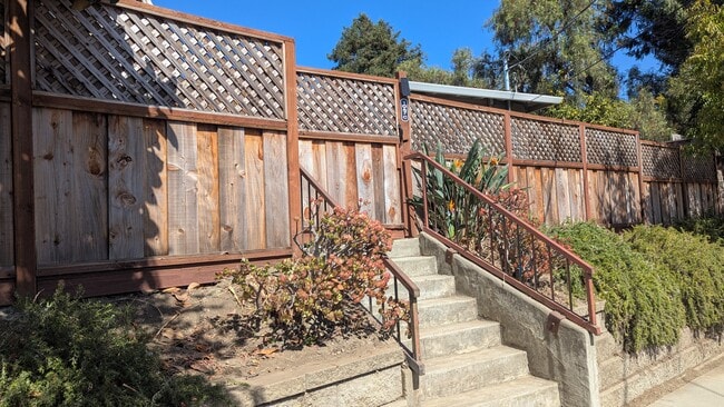 1047 Brommer St Unidad 1047C