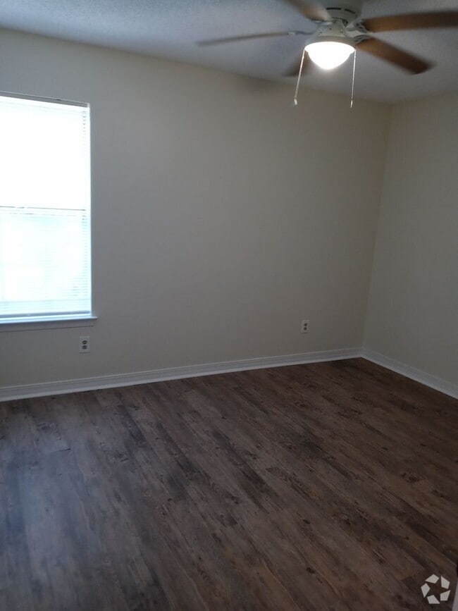 Building Photo - Cute remodeled home