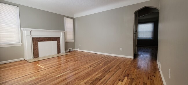 Photo - 10428 Curtis St