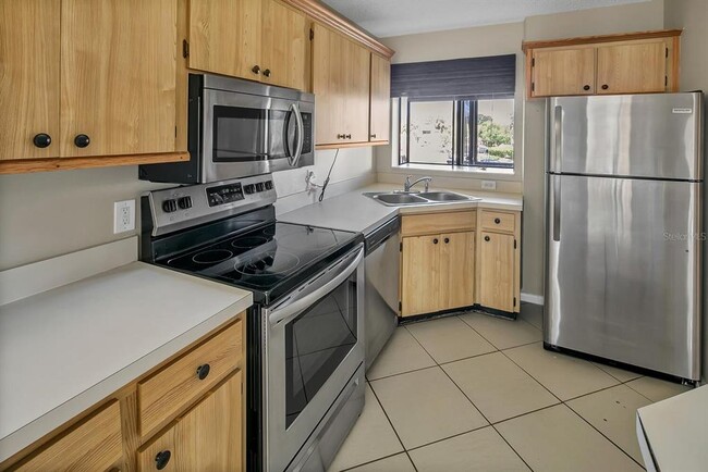 Photo - 2002 Blue Hawk Ct Unidad 1723