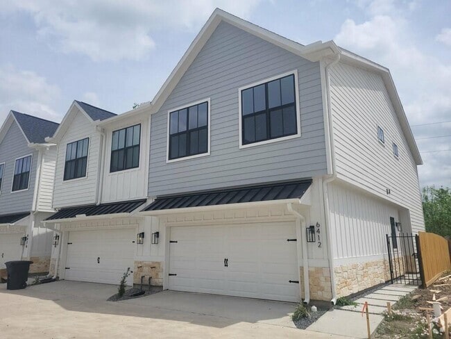 Building Photo - 6412 Highland Pine Ln Rental