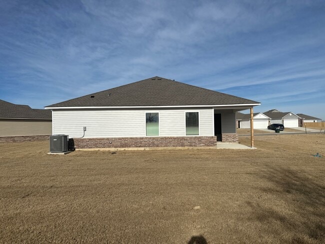 Photo - Three Bedroom | Two Bathroom Home in Claremore