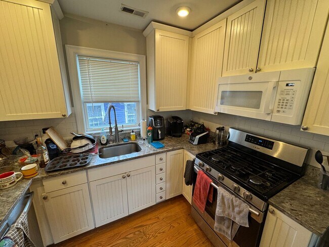 Photo - Beautiful 5 bed 2 bath in Cambridge.....