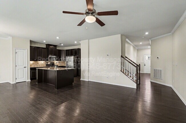 Photo - 11007 Discovery Dr NW