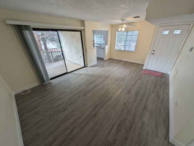 Photo - 4806 Nara Vista Way