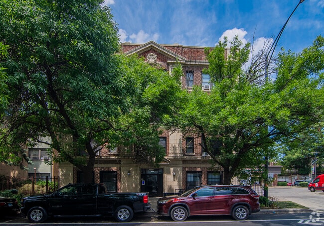 Building Photo - 1414 W Pratt Blvd Unit 216 Rental