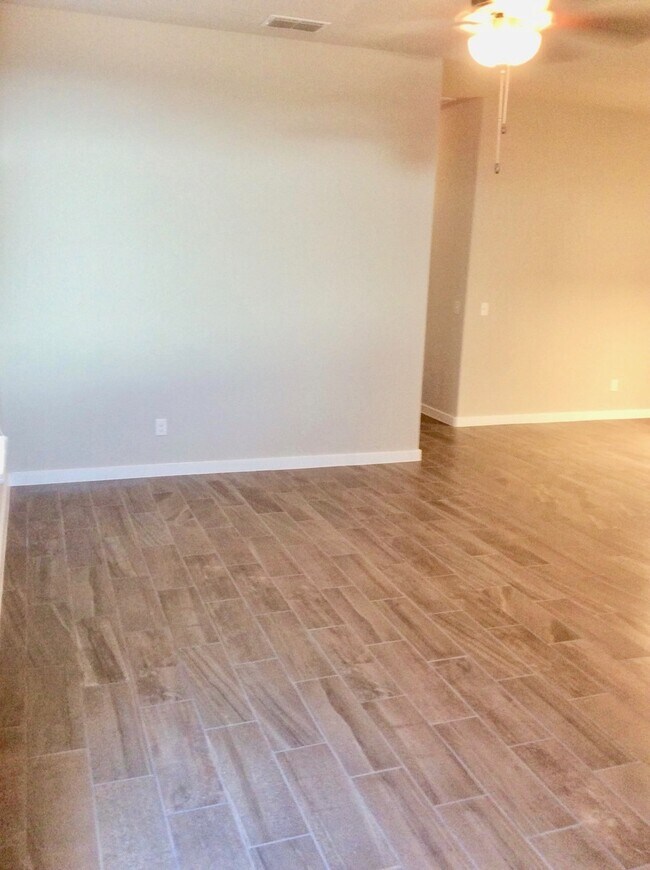 Photo - LUXURY TOWNHOME LOCATED IN BASTROP, TEXAS ...