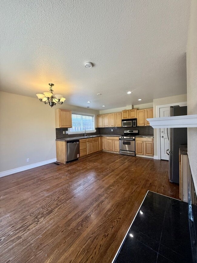 Photo - 1767 Cardel Way